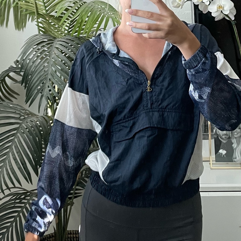 Champion wind breaker